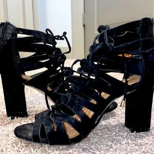 Black heels Size 7